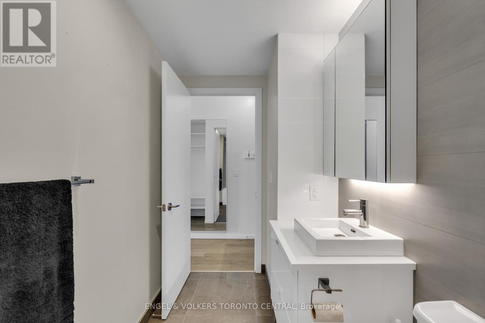 310 - 21 Lawren Harris Square, Toronto, Ontario  M5A 0T4 - Photo 16 - C12450006