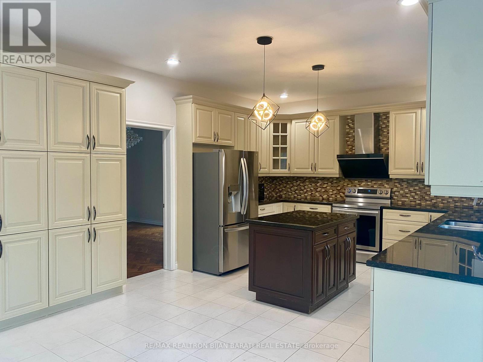 205 Alfred Avenue, Toronto, Ontario  M2N 3J5 - Photo 10 - C12450009