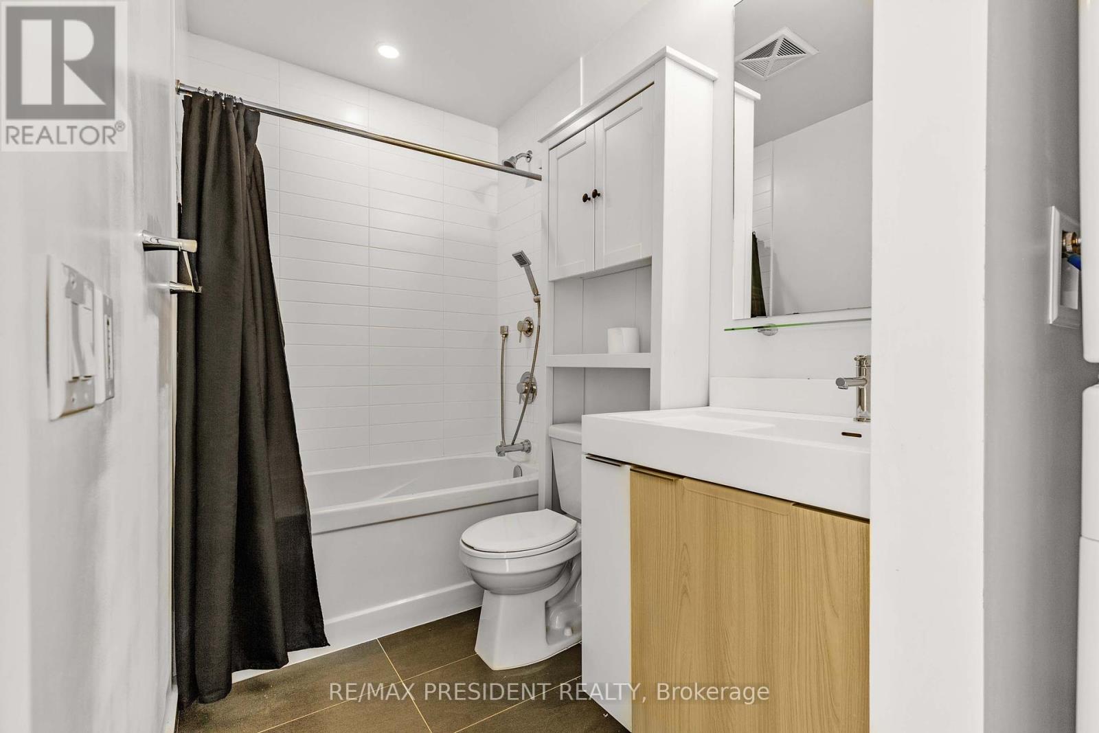 2401 - 20 Tubman Avenue, Toronto, Ontario  M5A 0M8 - Photo 22 - C12450022