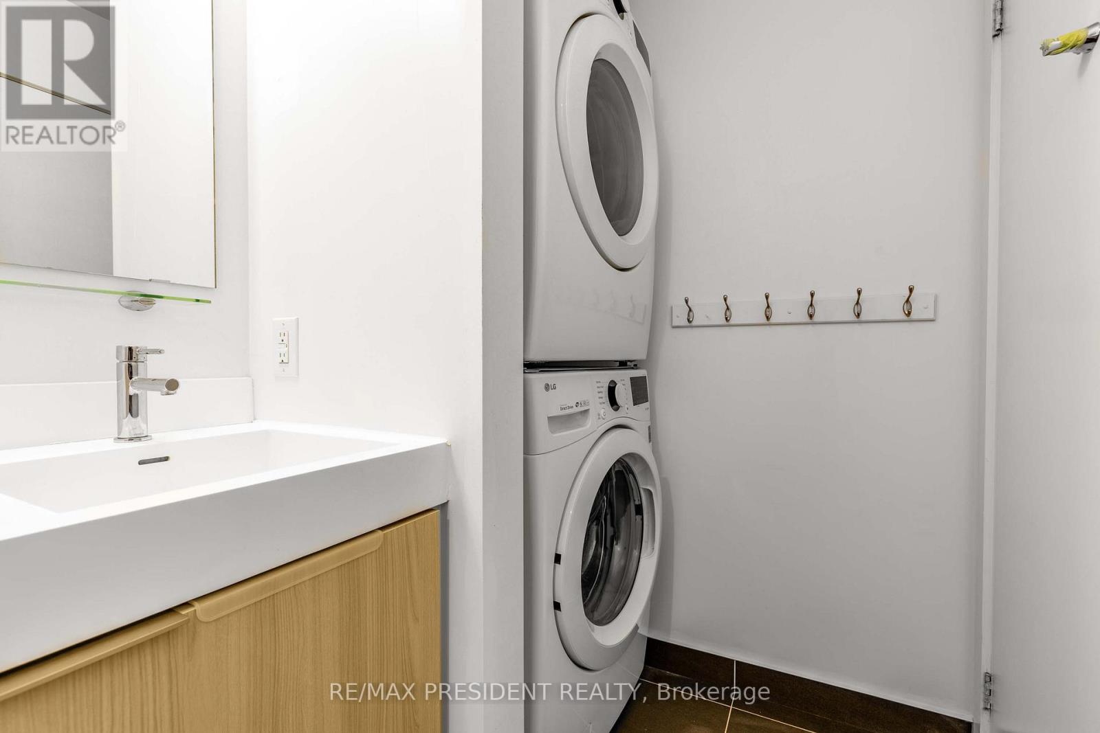 2401 - 20 Tubman Avenue, Toronto, Ontario  M5A 0M8 - Photo 23 - C12450022