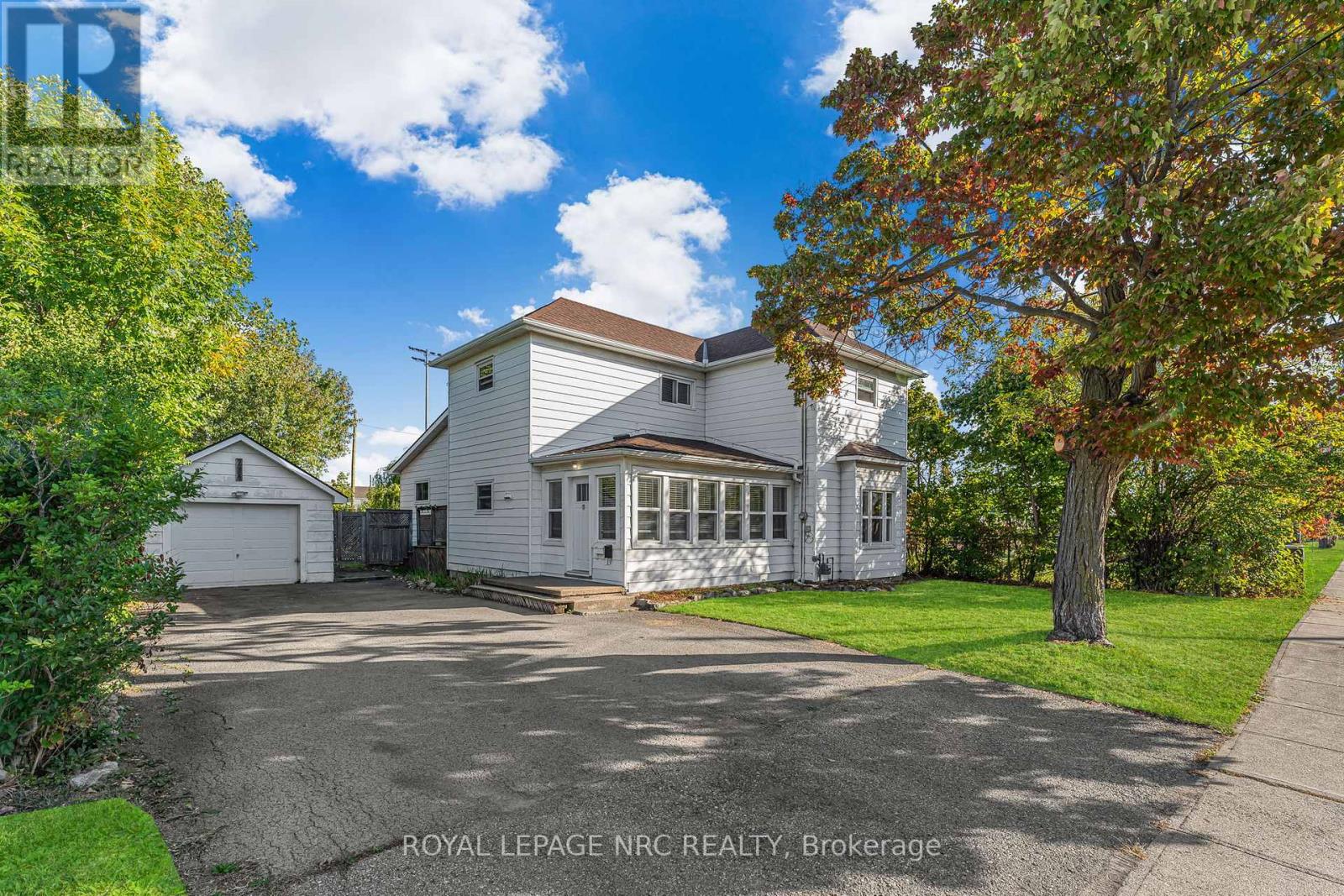 204 Gilmore Road, Fort Erie, Ontario  L2A 2M3 - Photo 1 - X12450049