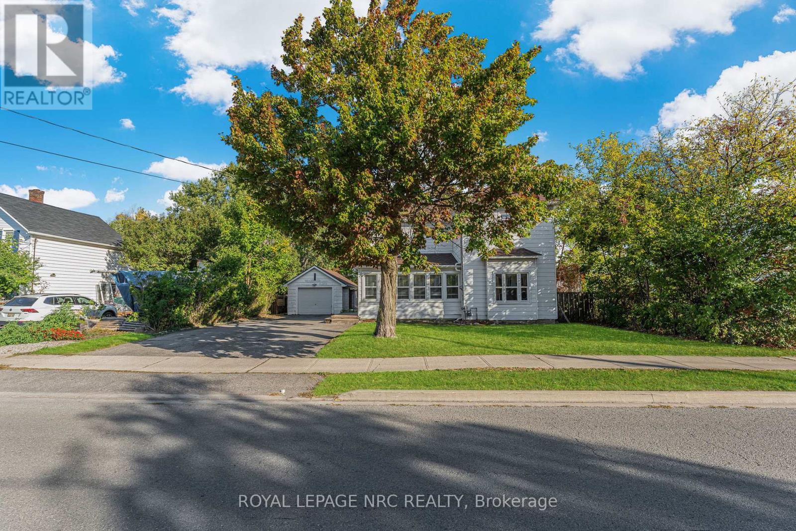 204 Gilmore Road, Fort Erie, Ontario  L2A 2M3 - Photo 2 - X12450049