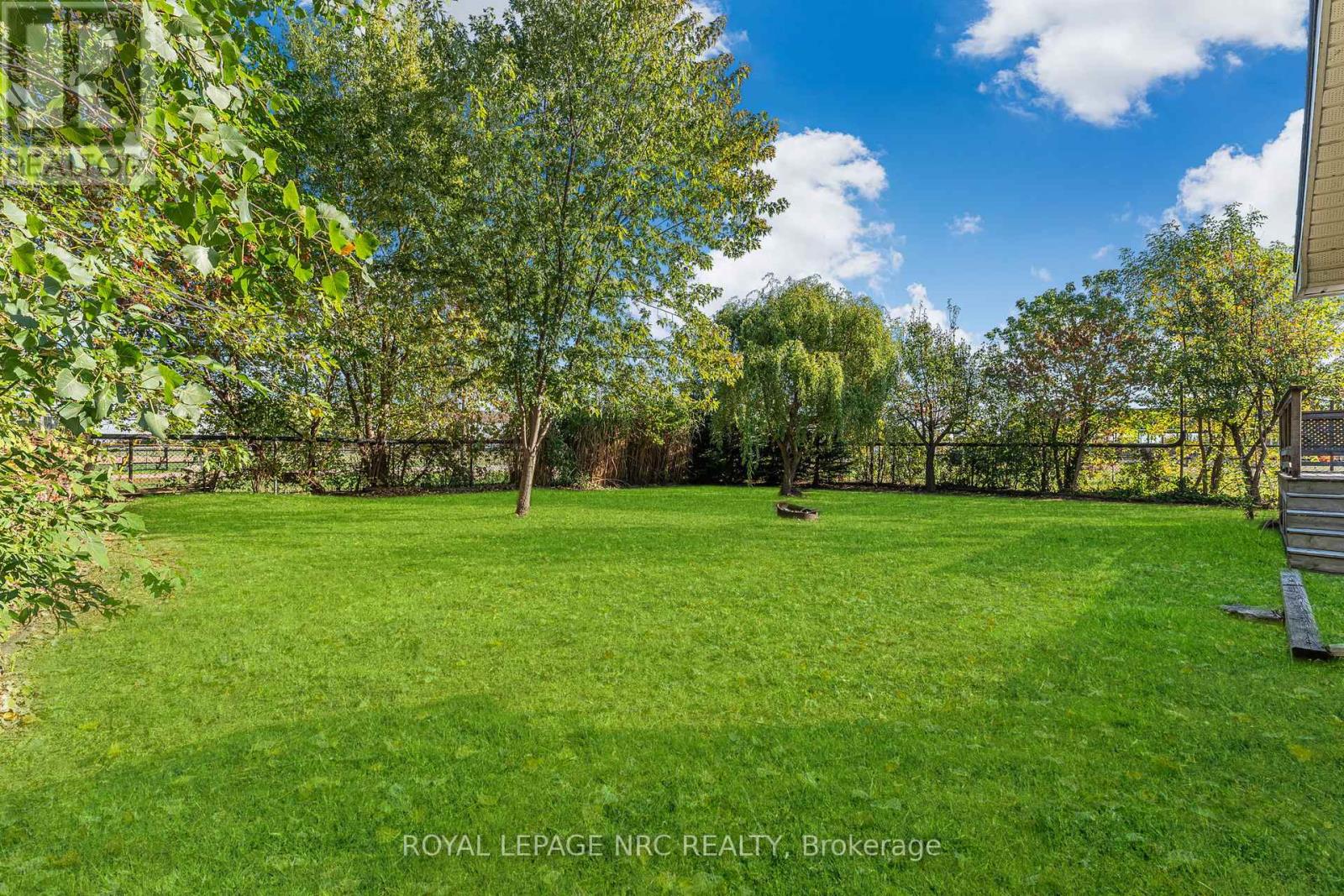204 Gilmore Road, Fort Erie, Ontario  L2A 2M3 - Photo 8 - X12450049