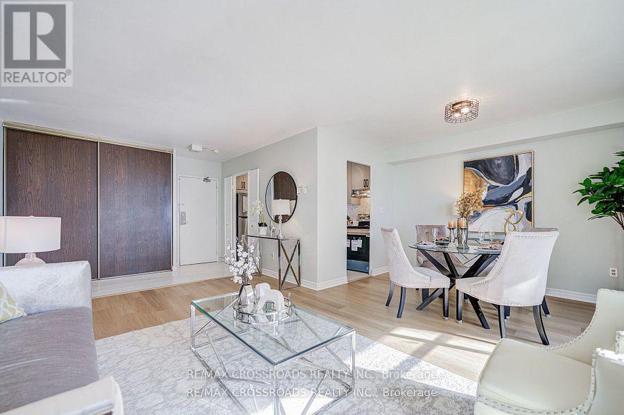 1202 - 5 Massey Square, Toronto, Ontario  M4C 5L6 - Photo 11 - E12449930