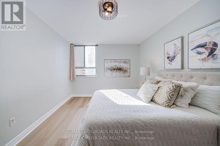 1202 - 5 Massey Square, Toronto, Ontario  M4C 5L6 - Photo 19 - E12449930