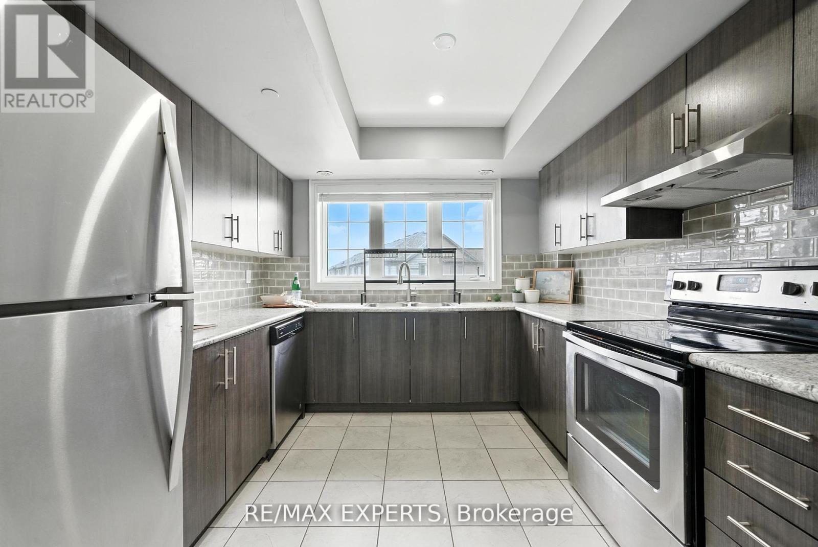 32 Aquatic Ballet Path, Oshawa, Ontario  L1L 0K6 - Photo 11 - E12449959