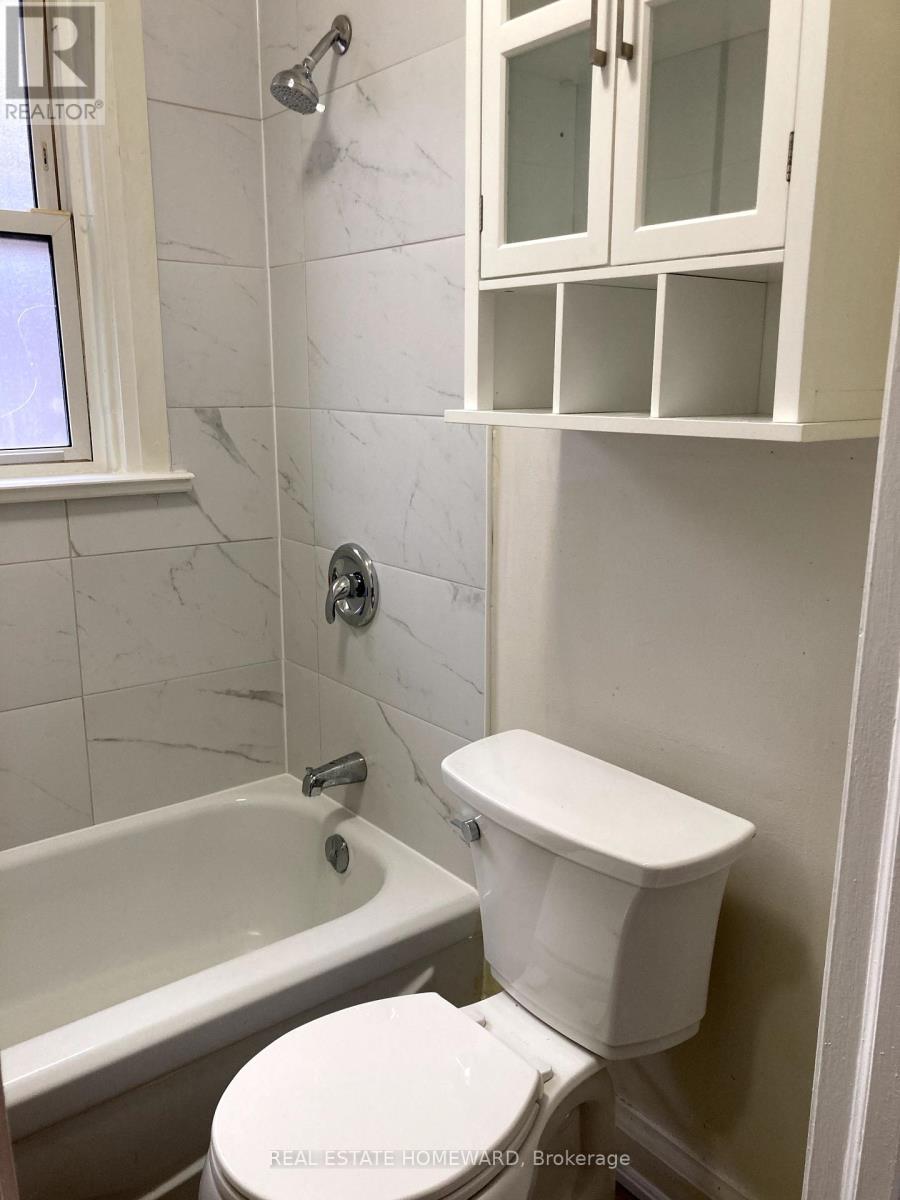 322 Cosburn Avenue, Toronto, Ontario  M4J 2M9 - Photo 11 - E12450024