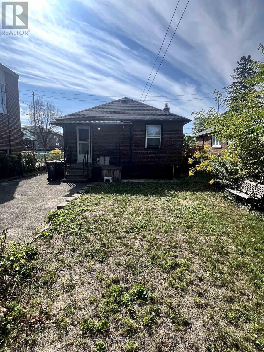 322 Cosburn Avenue, Toronto, Ontario  M4J 2M9 - Photo 5 - E12450024