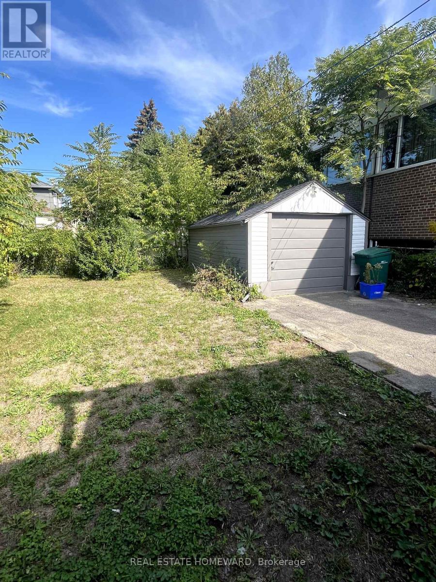 322 Cosburn Avenue, Toronto, Ontario  M4J 2M9 - Photo 6 - E12450024