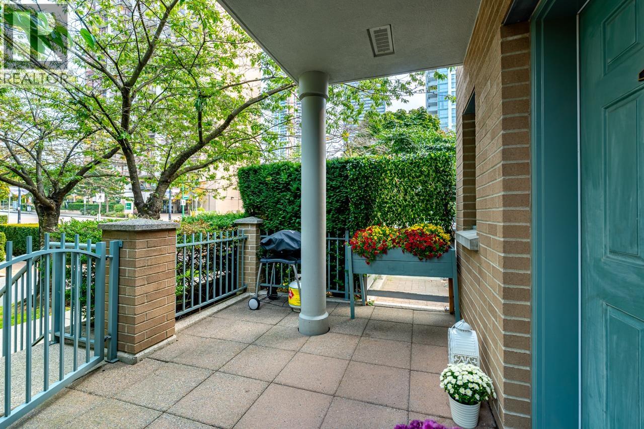 Th1 1889 Rosser Avenue, Burnaby, British Columbia  V5C 6R4 - Photo 26 - R3056188