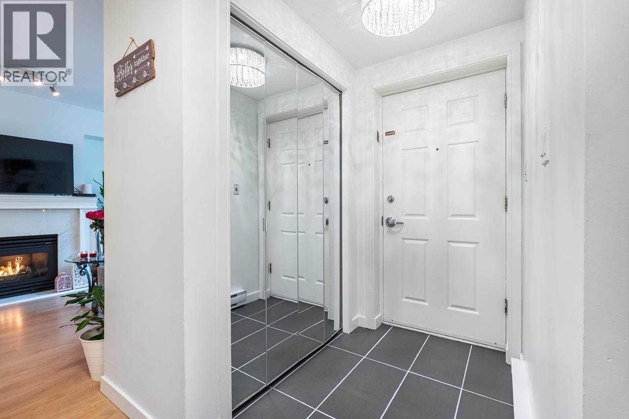 Th1 1889 Rosser Avenue, Burnaby, British Columbia  V5C 6R4 - Photo 4 - R3056188
