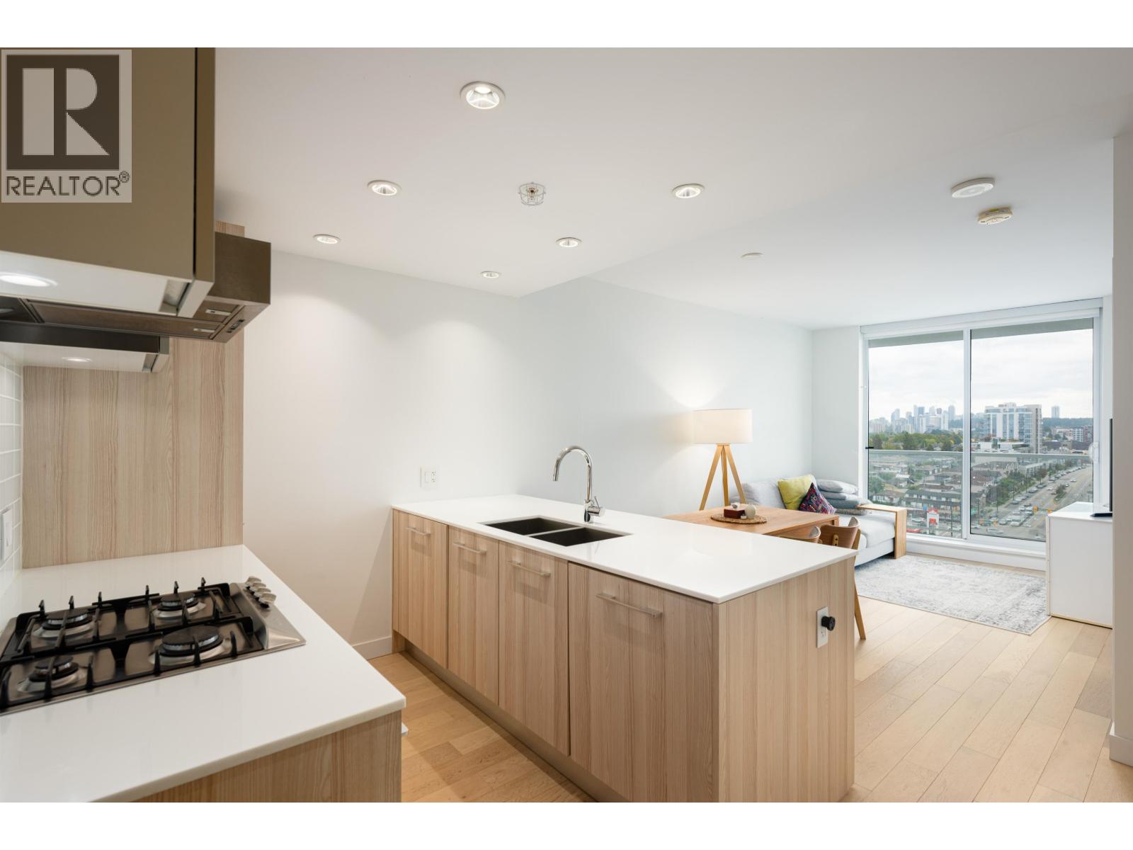1606 2220 Kingsway, Vancouver, British Columbia  V5N 2T7 - Photo 2 - R3056201