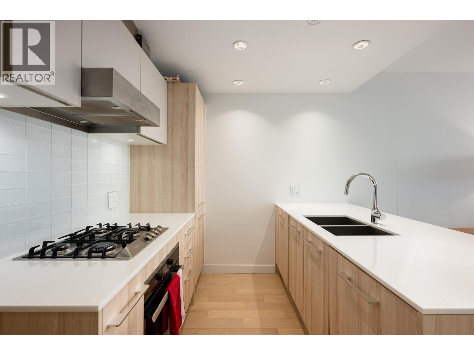 1606 2220 Kingsway, Vancouver, British Columbia  V5N 2T7 - Photo 3 - R3056201