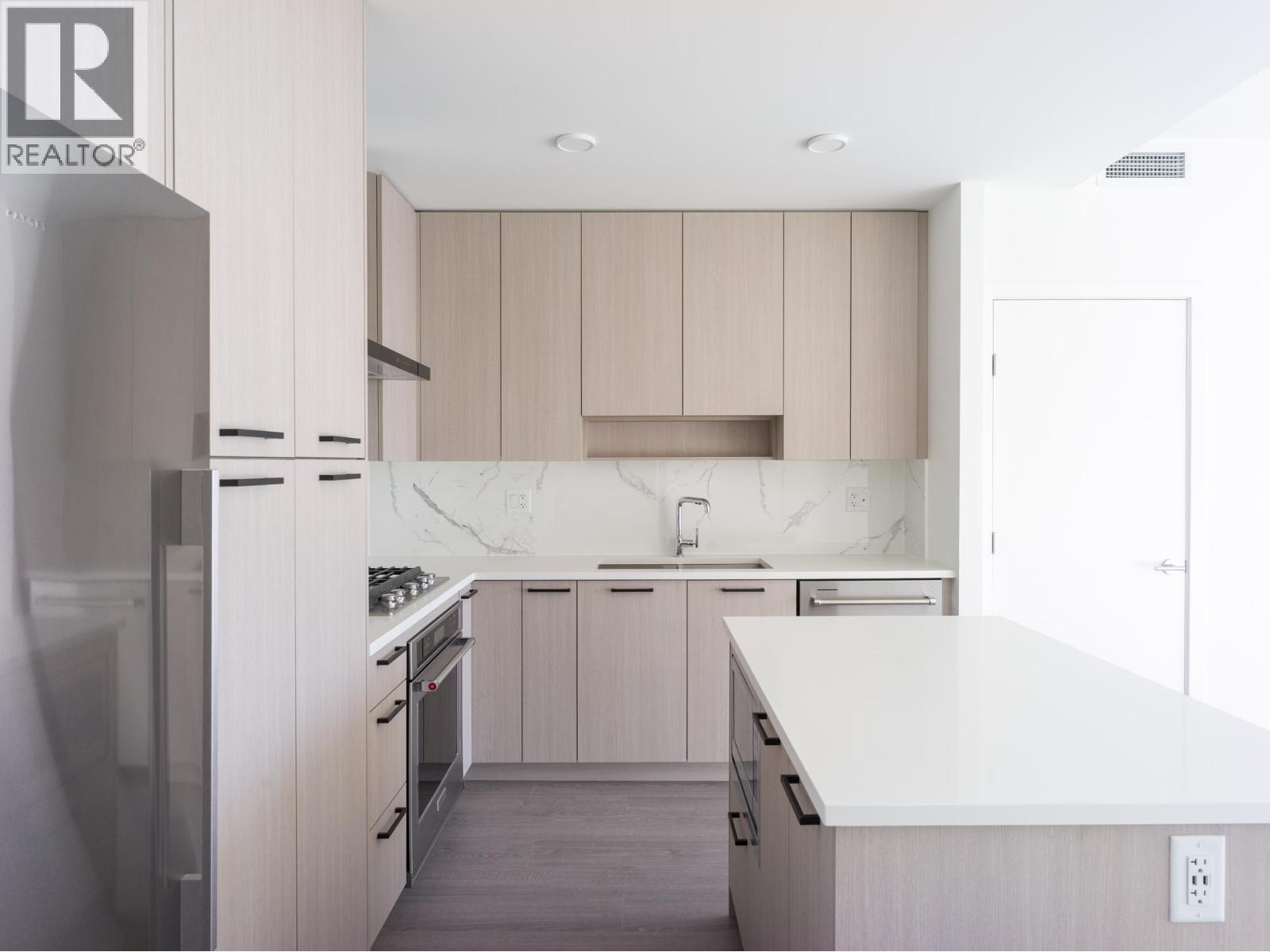 2301 555 Sydney Avenue, Coquitlam, British Columbia  V3K 0G5 - Photo 1 - R3056219