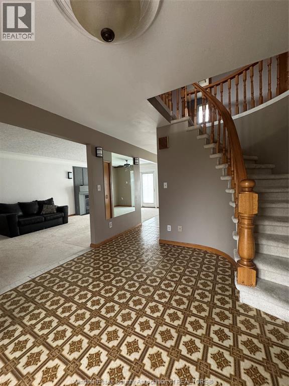 5515 Outer Drive, Windsor, Ontario  N9A 6J3 - Photo 2 - 25025526