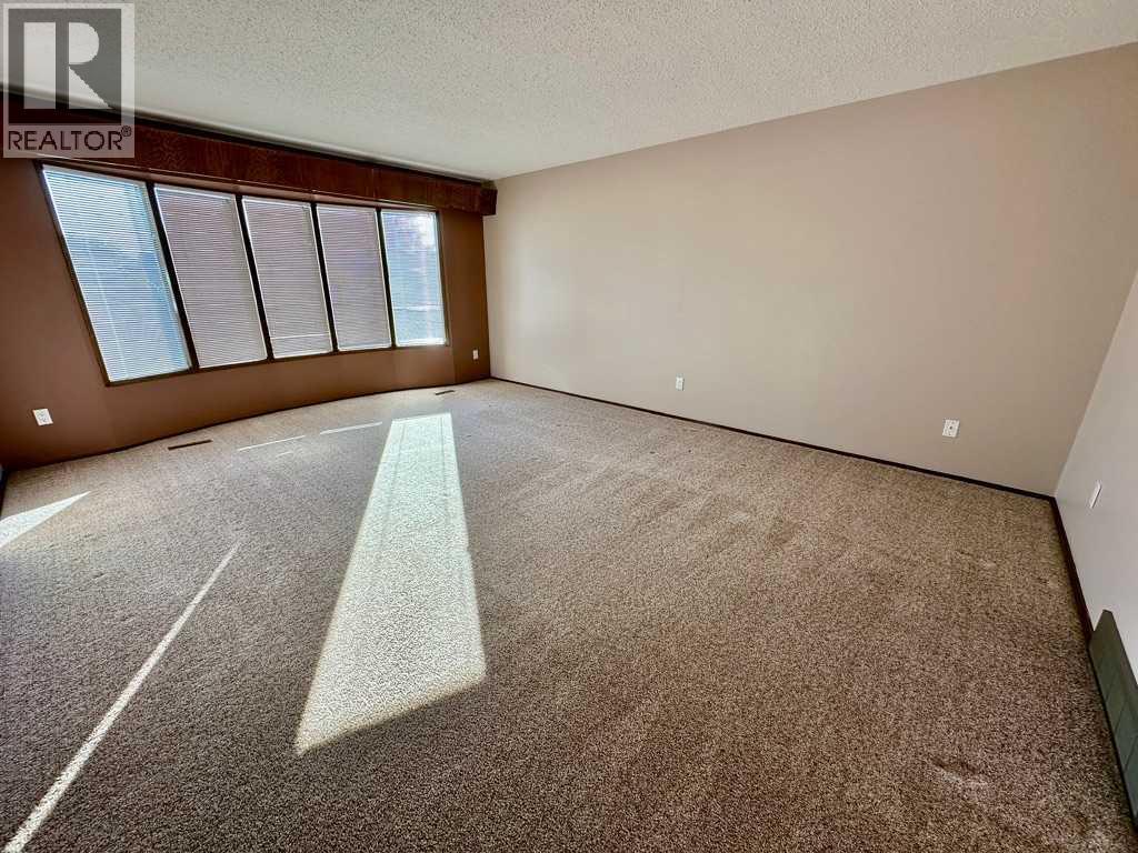 2206 41 Street S, Lethbridge, Alberta  T1K 4Y7 - Photo 4 - A2260770
