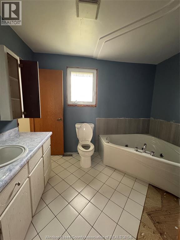 5515 Outer Drive, Windsor, Ontario  N9A 6J3 - Photo 11 - 25025526
