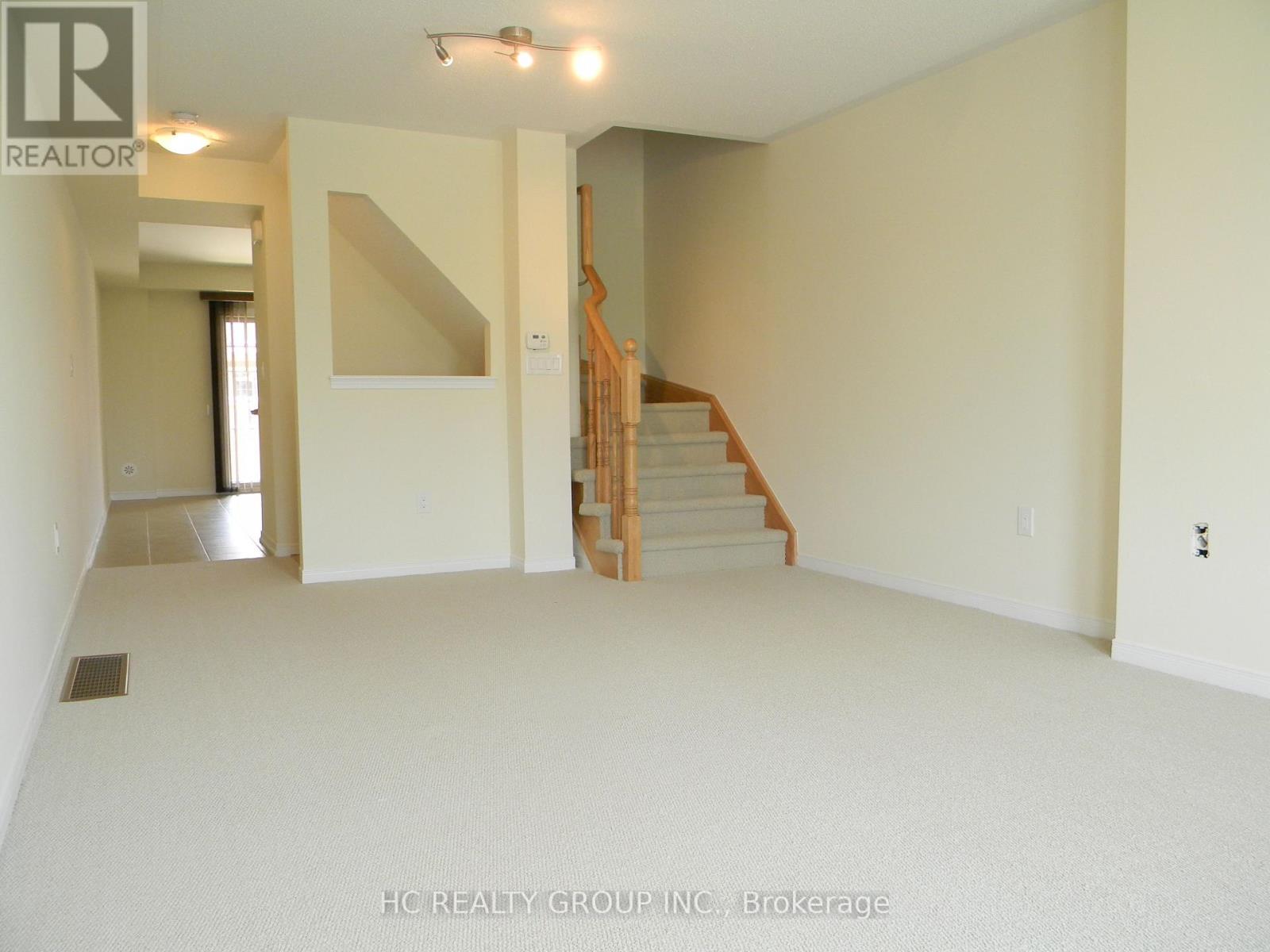 Major Mackenzie Dr E - 5259 Major Mackenzie Drive E, Markham, Ontario  L6C 0N3 - Photo 4 - N12449925