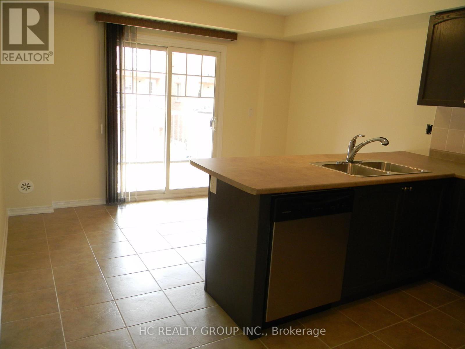 Major Mackenzie Dr E - 5259 Major Mackenzie Drive E, Markham, Ontario  L6C 0N3 - Photo 6 - N12449925