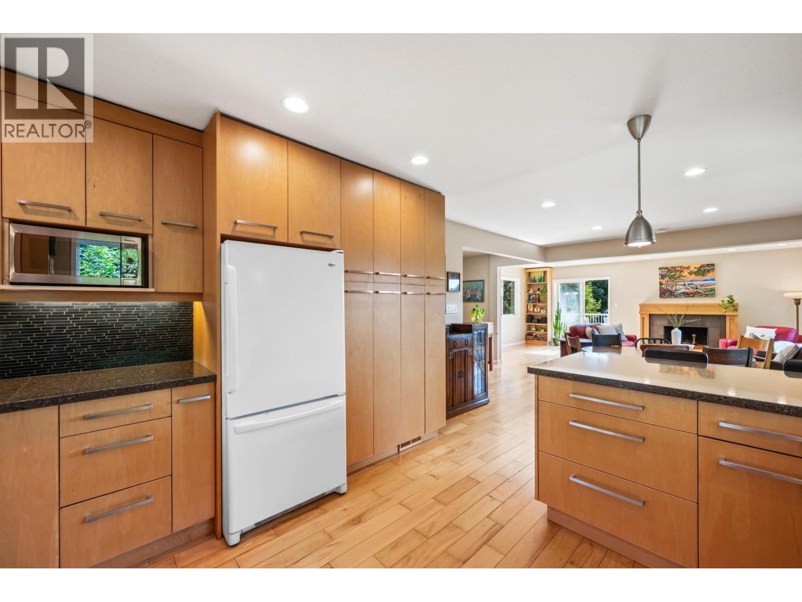 935 Stardale Avenue, Coquitlam, British Columbia  V3J 4W1 - Photo 10 - R3056184