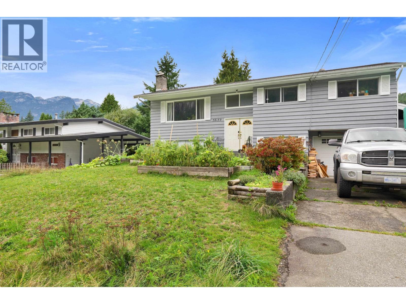 38159 Hemlock Avenue, Squamish, British Columbia  V8B 0X6 - Photo 16 - R3056199