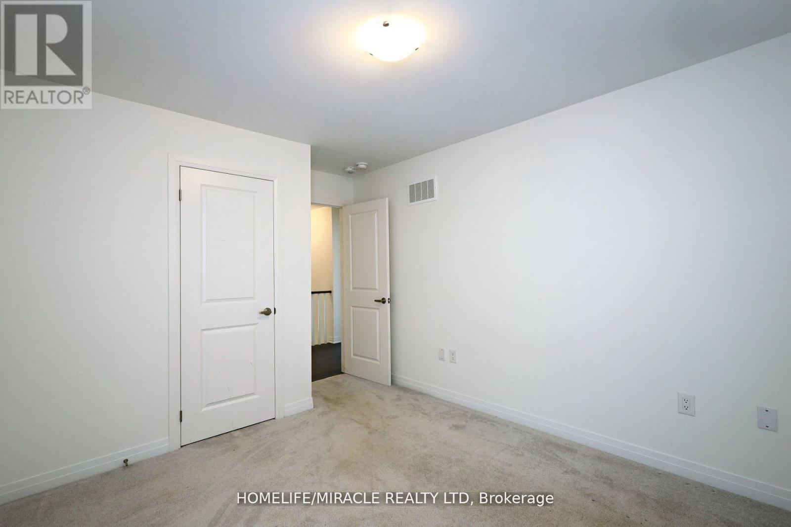 8 Copperhill Heights, Barrie, Ontario  L9S 2Z4 - Photo 34 - S12449944