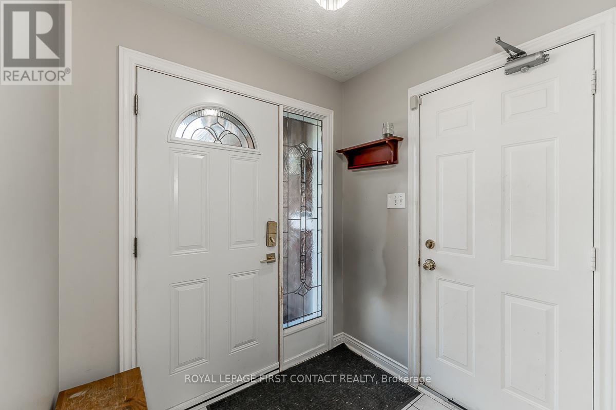 1 Lang Drive, Barrie, Ontario  L4N 7X9 - Photo 4 - S12449991
