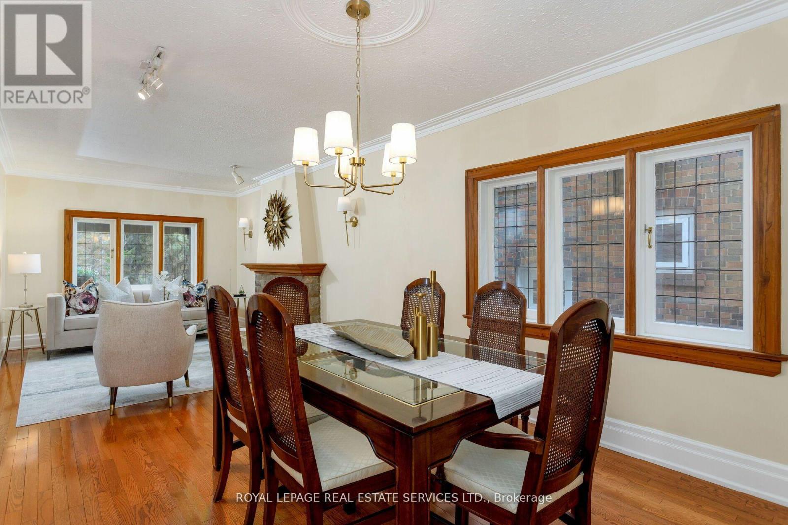 154 Humbercrest Boulevard, Toronto, Ontario  M6S 4L3 - Photo 10 - W12426607