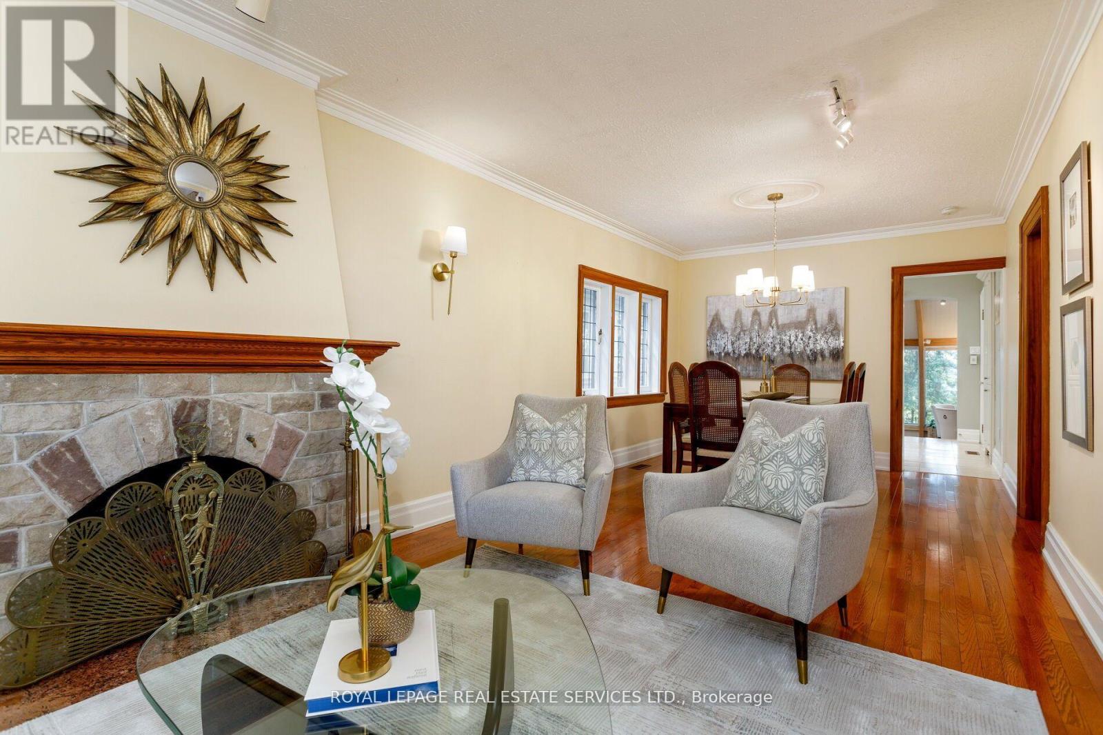 154 Humbercrest Boulevard, Toronto, Ontario  M6S 4L3 - Photo 9 - W12426607