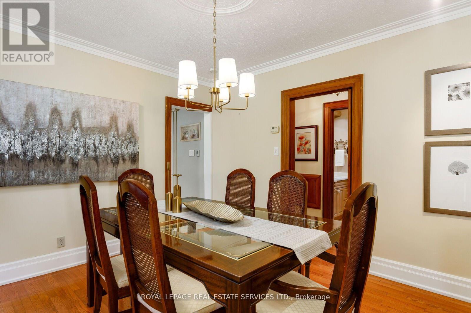 154 Humbercrest Boulevard, Toronto, Ontario  M6S 4L3 - Photo 11 - W12426607