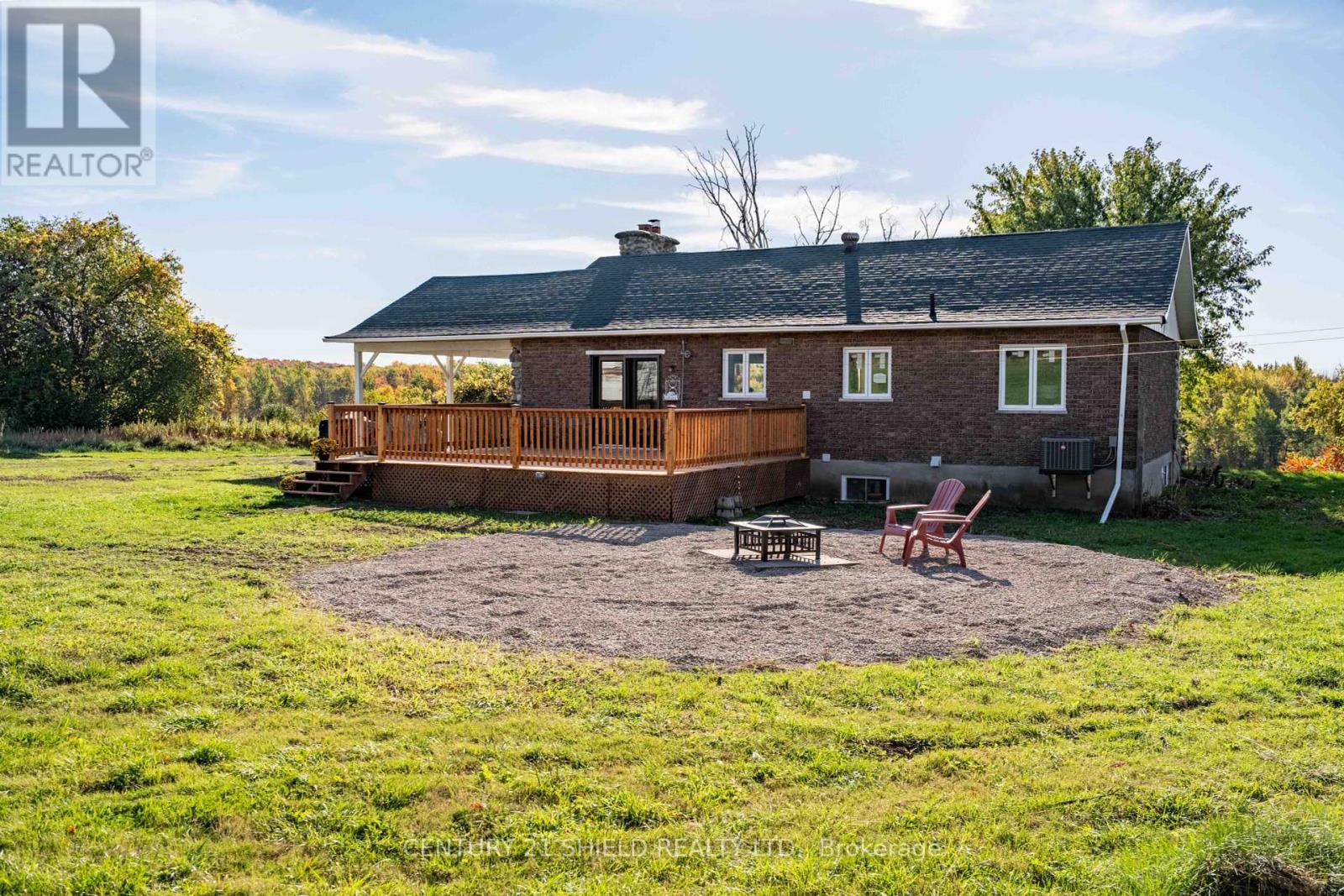 18785 Paragon Road, South Glengarry, Ontario  K6H 5R5 - Photo 24 - X12450052