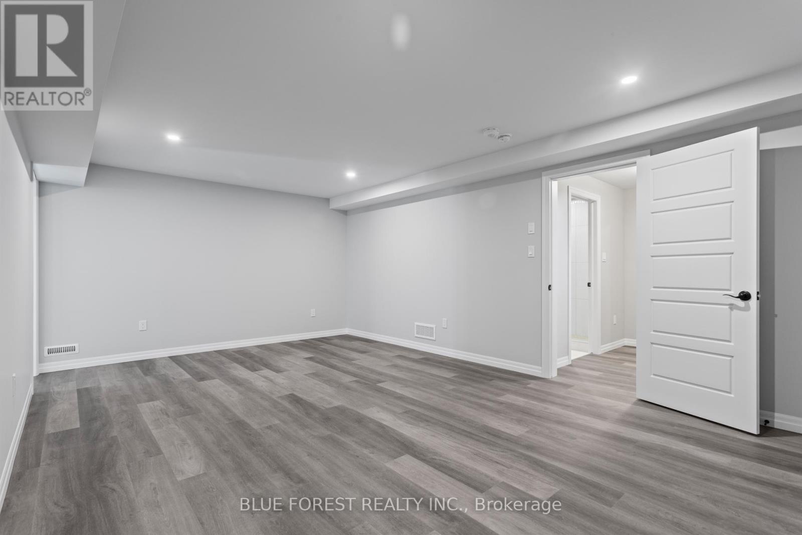 218 Snyders Avenue, Central Elgin, Ontario  N0L 1B0 - Photo 27 - X12440623