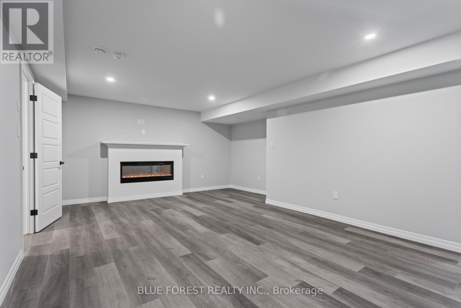 218 Snyders Avenue, Central Elgin, Ontario  N0L 1B0 - Photo 26 - X12440623