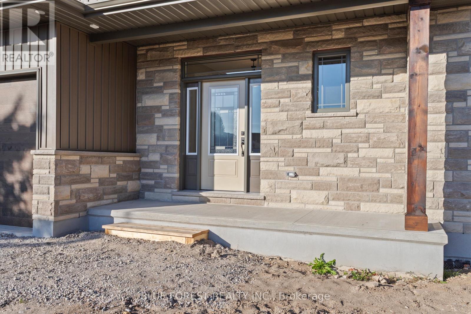 218 Snyders Avenue, Central Elgin, Ontario  N0L 1B0 - Photo 36 - X12440623