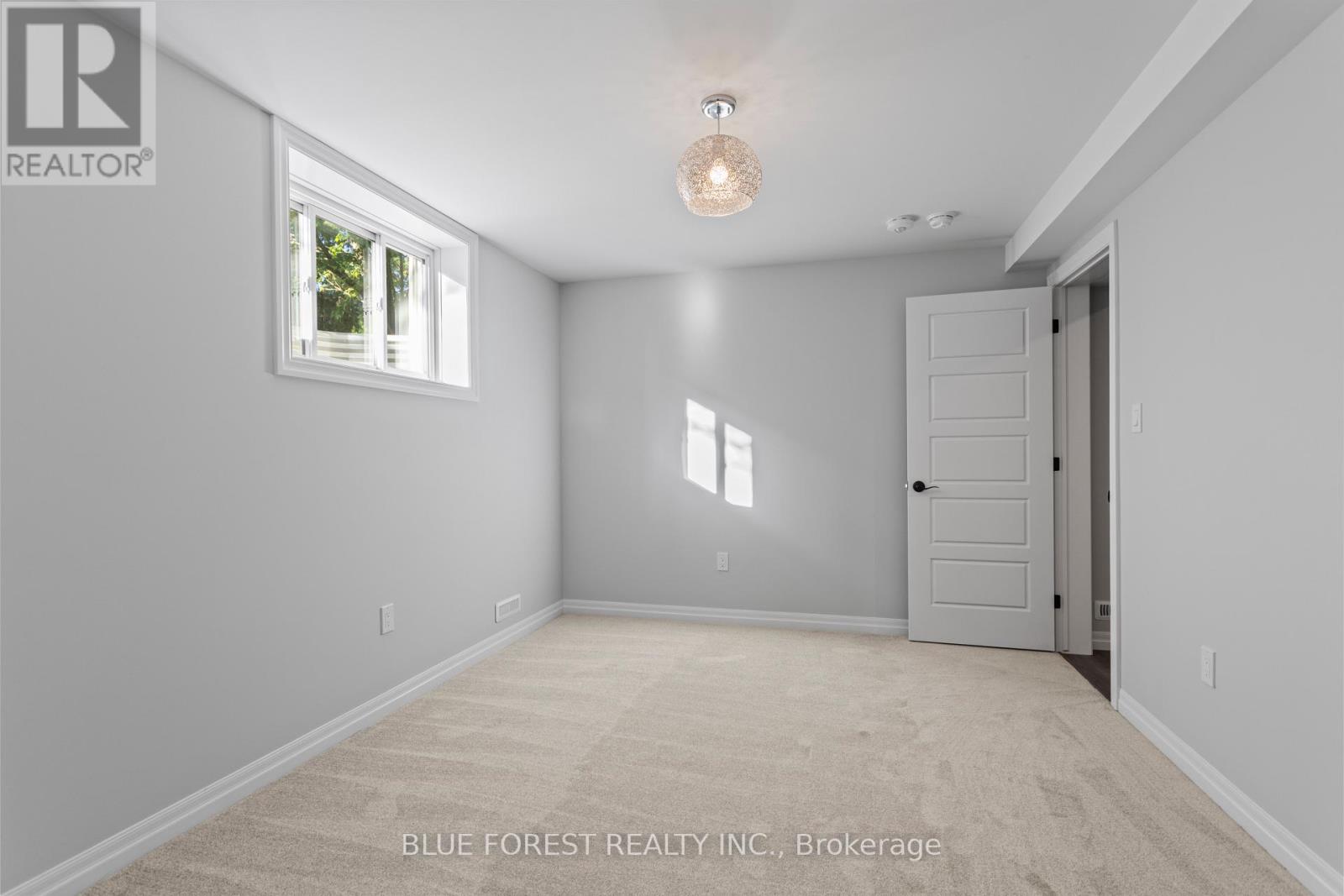 218 Snyders Avenue, Central Elgin, Ontario  N0L 1B0 - Photo 30 - X12440623