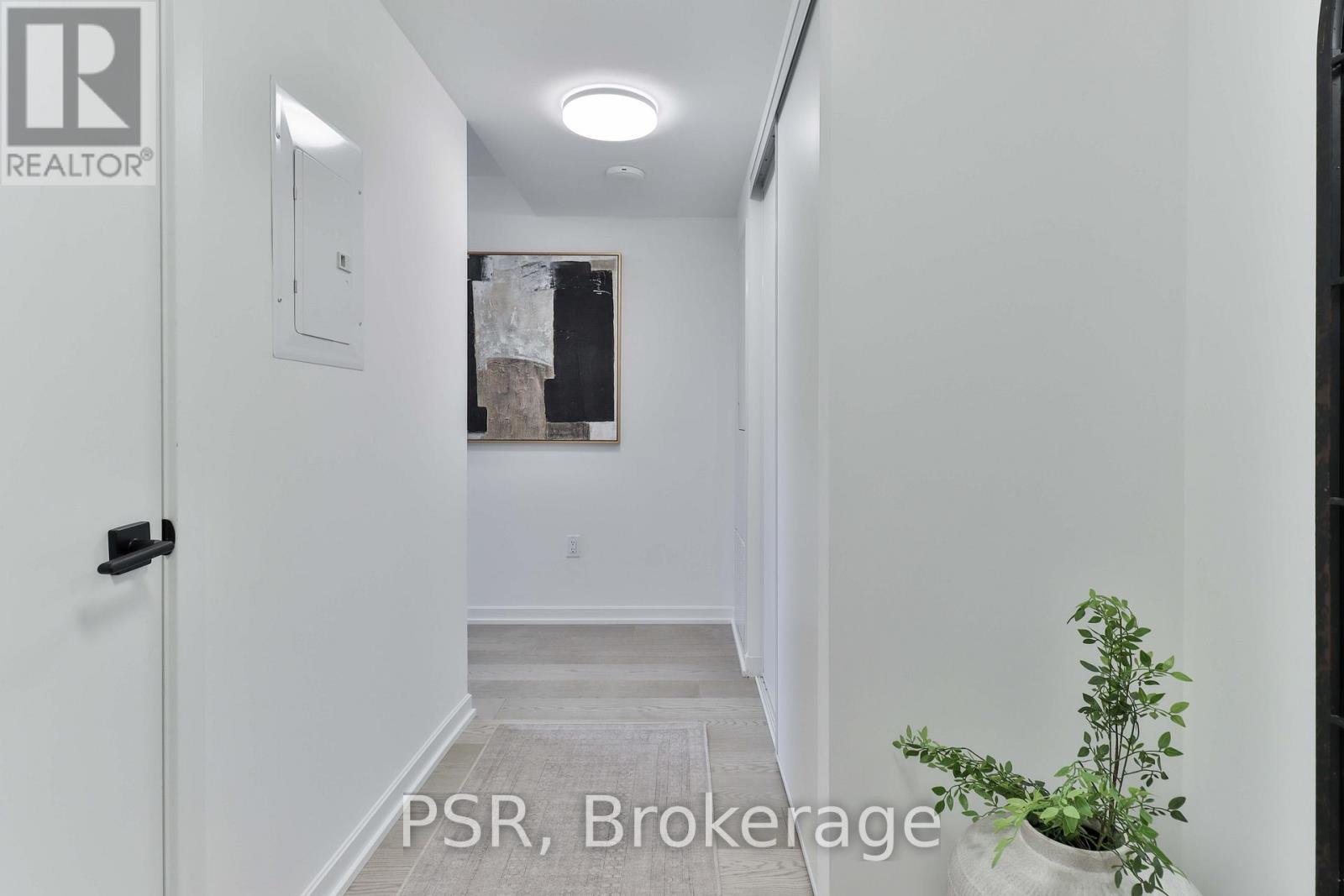 609 - 10 Graphophone Grove, Toronto, Ontario  M6H 2A6 - Photo 4 - W12449863