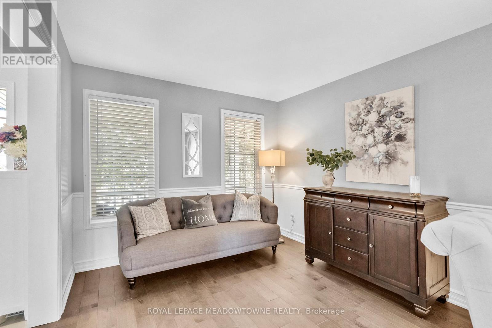 583 Caverhill Crescent, Milton, Ontario  L9T 5K5 - Photo 12 - W12449894