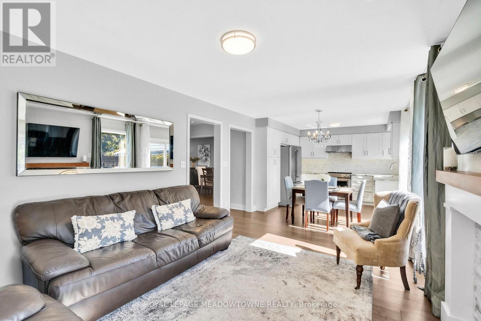 583 Caverhill Crescent, Milton, Ontario  L9T 5K5 - Photo 17 - W12449894