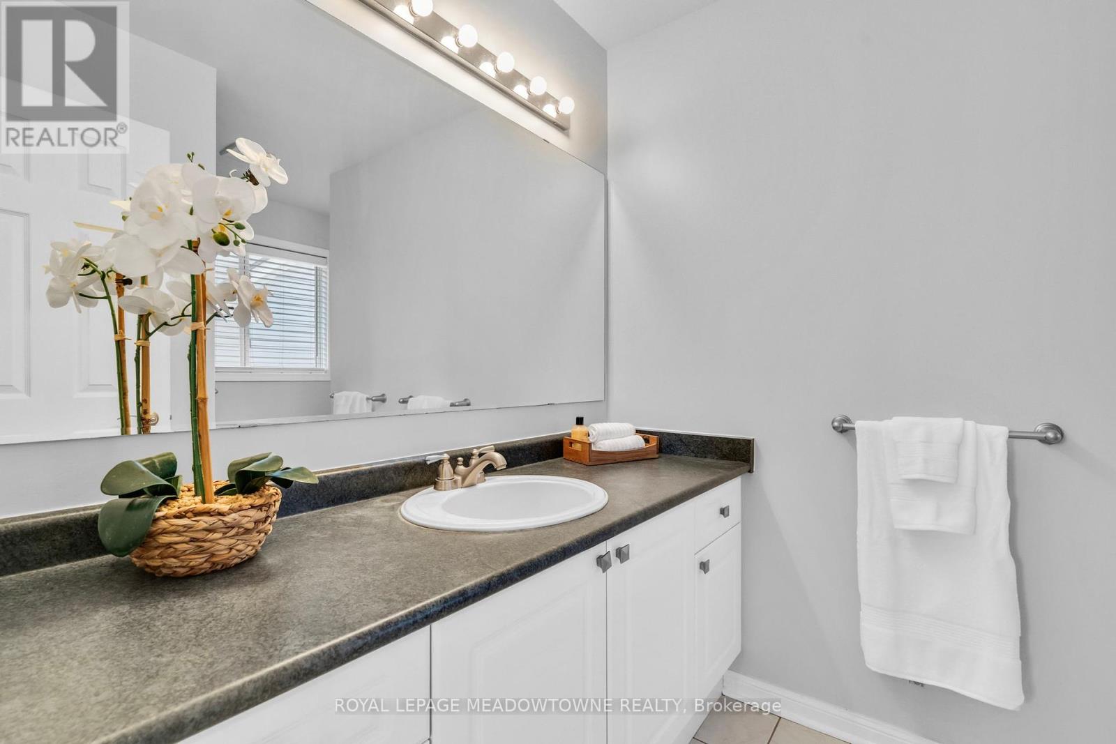 583 Caverhill Crescent, Milton, Ontario  L9T 5K5 - Photo 30 - W12449894