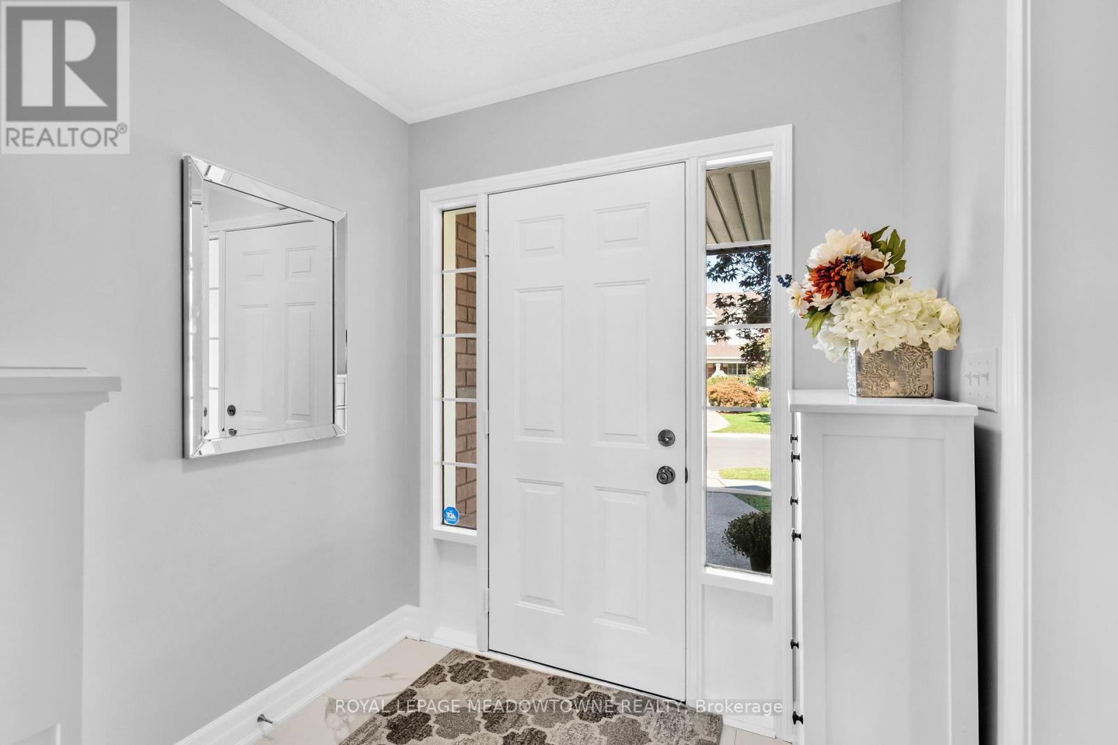 583 Caverhill Crescent, Milton, Ontario  L9T 5K5 - Photo 5 - W12449894