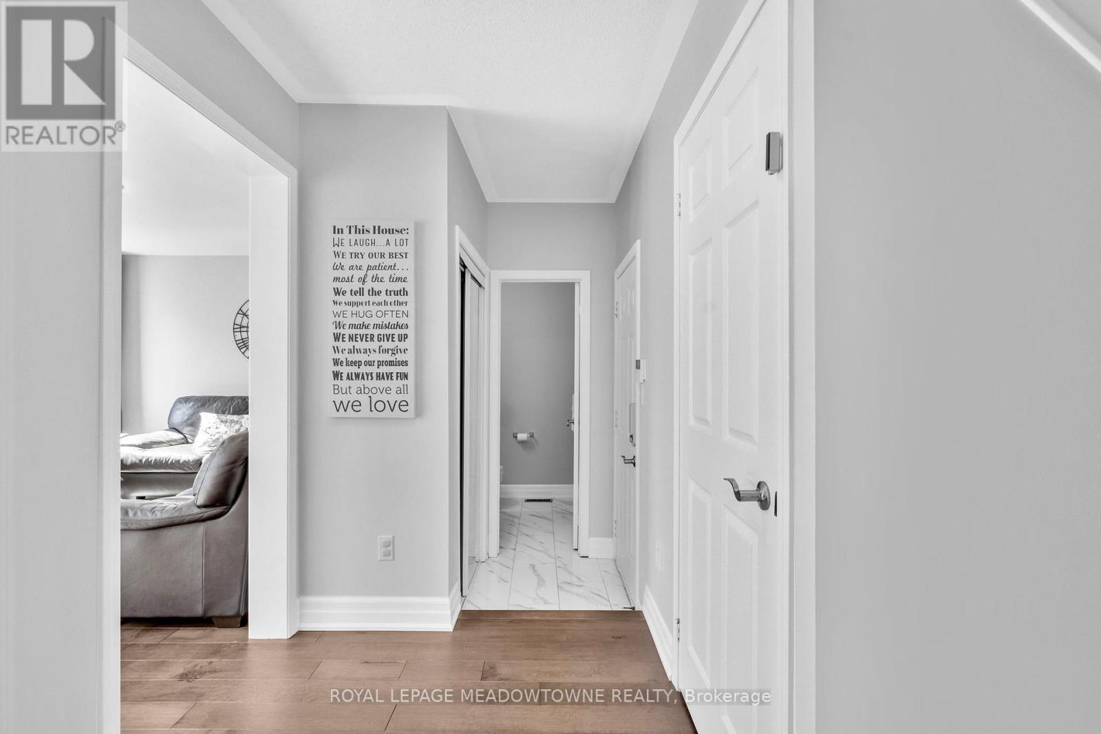 583 Caverhill Crescent, Milton, Ontario  L9T 5K5 - Photo 6 - W12449894