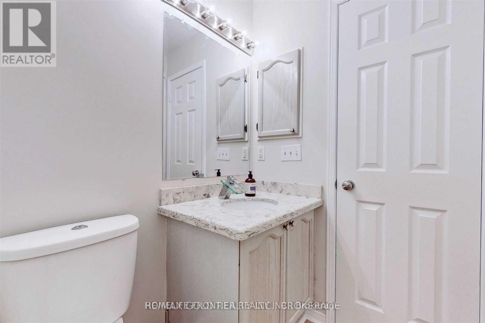 18 - 9 Lancewood Crescent, Brampton, Ontario  L6S 5Y6 - Photo 10 - W12449903