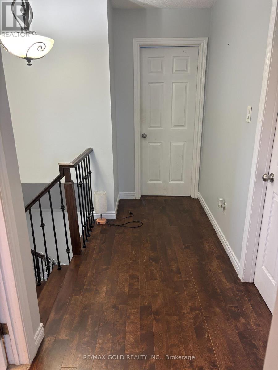 16 Wildercroft Avenue, Brampton, Ontario  L6V 4E6 - Photo 11 - W12449906
