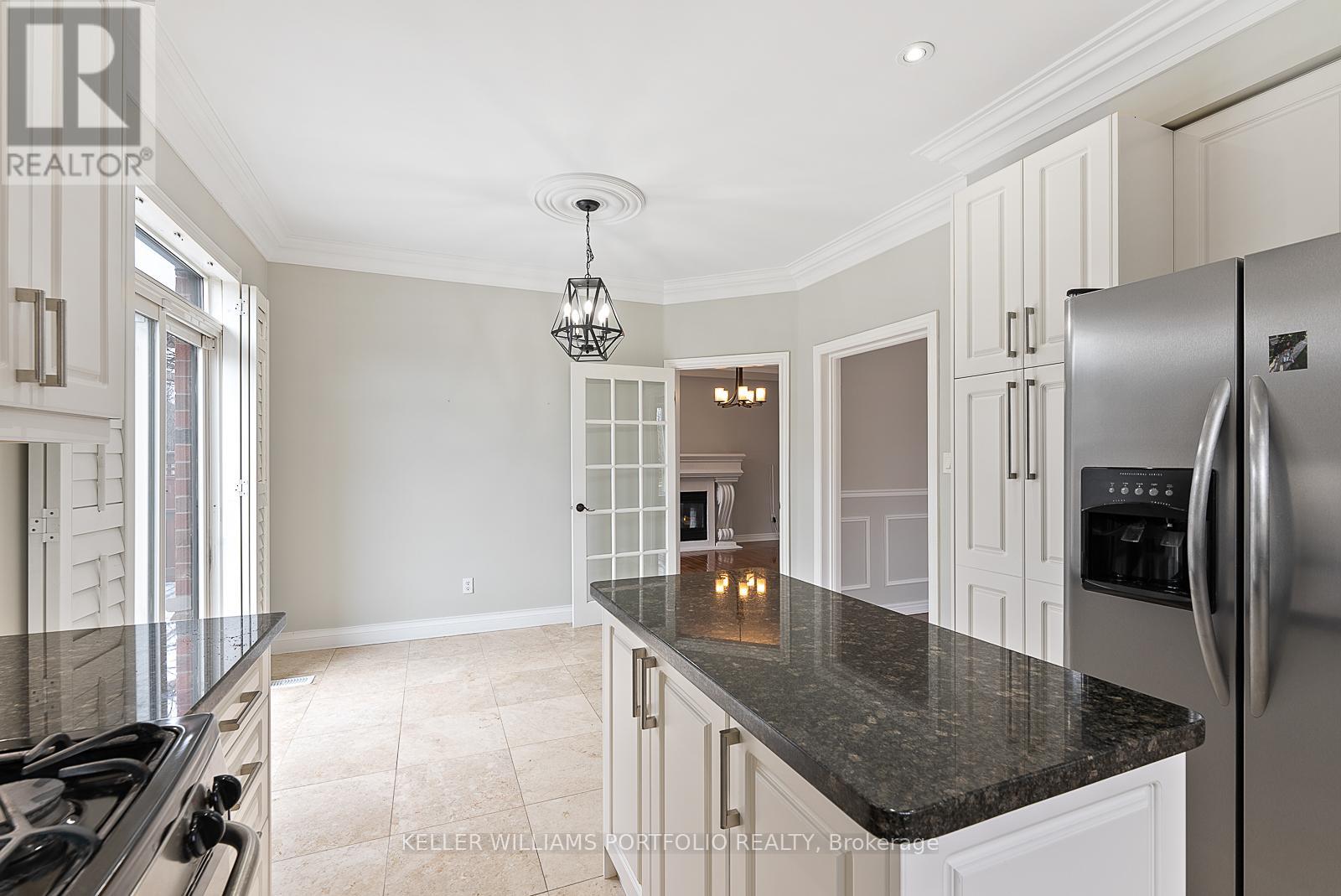 2154 Kingsridge Drive, Oakville, Ontario  L6M 4Z2 - Photo 13 - W12449929