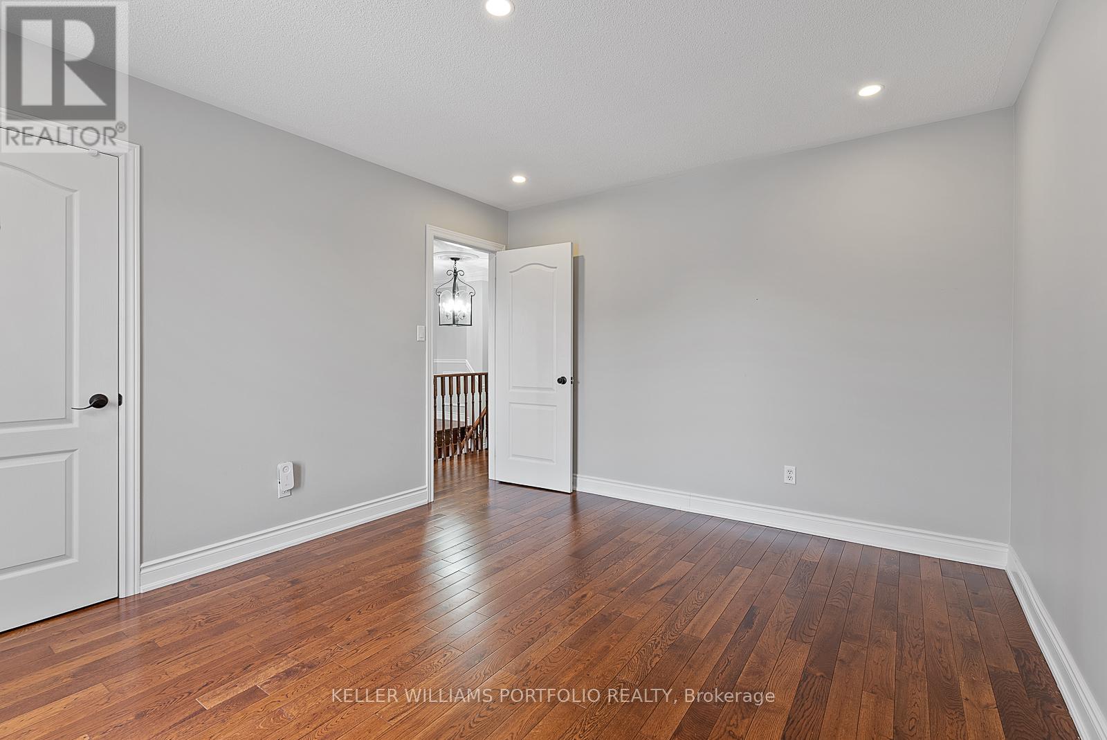 2154 Kingsridge Drive, Oakville, Ontario  L6M 4Z2 - Photo 33 - W12449929