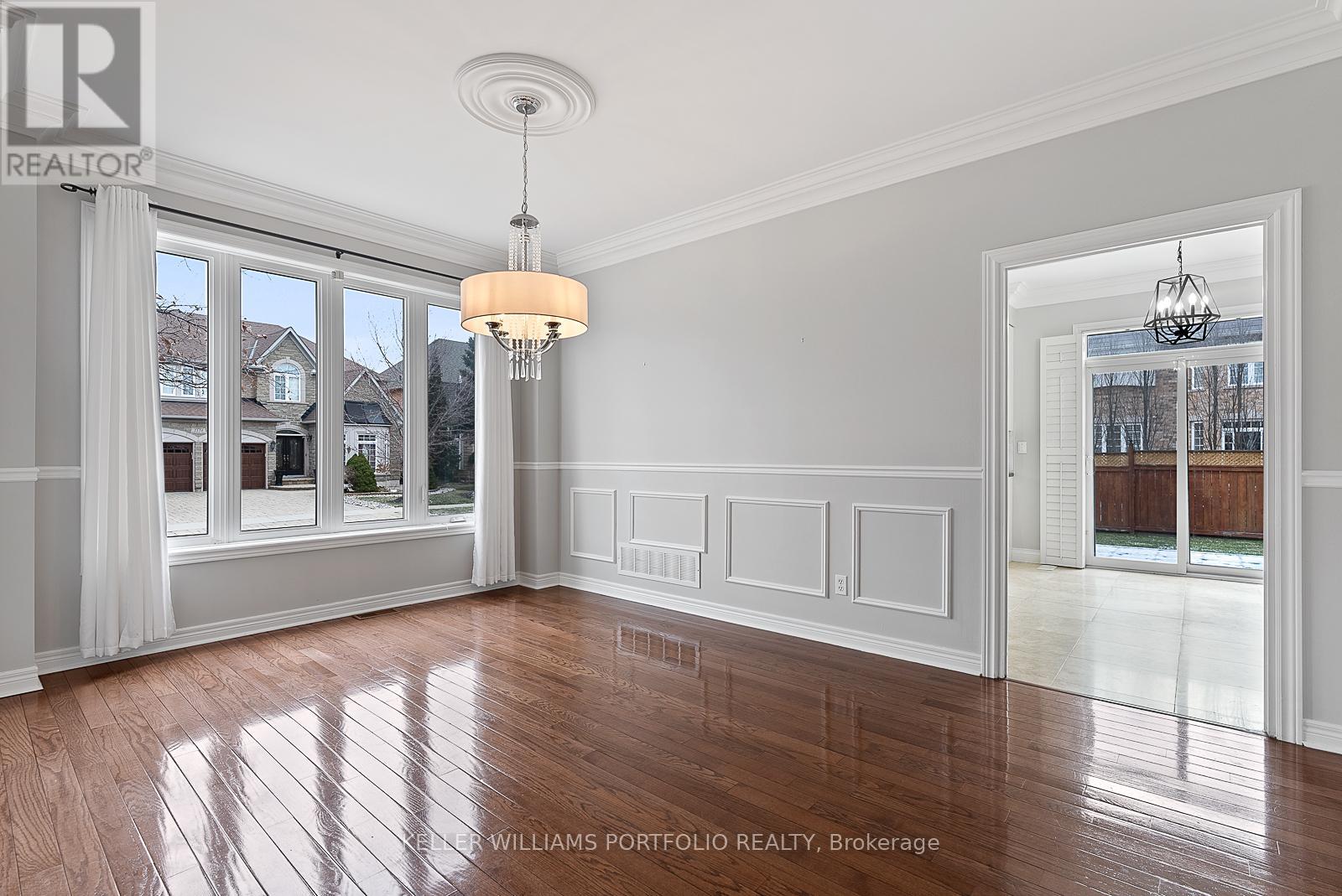 2154 Kingsridge Drive, Oakville, Ontario  L6M 4Z2 - Photo 5 - W12449929