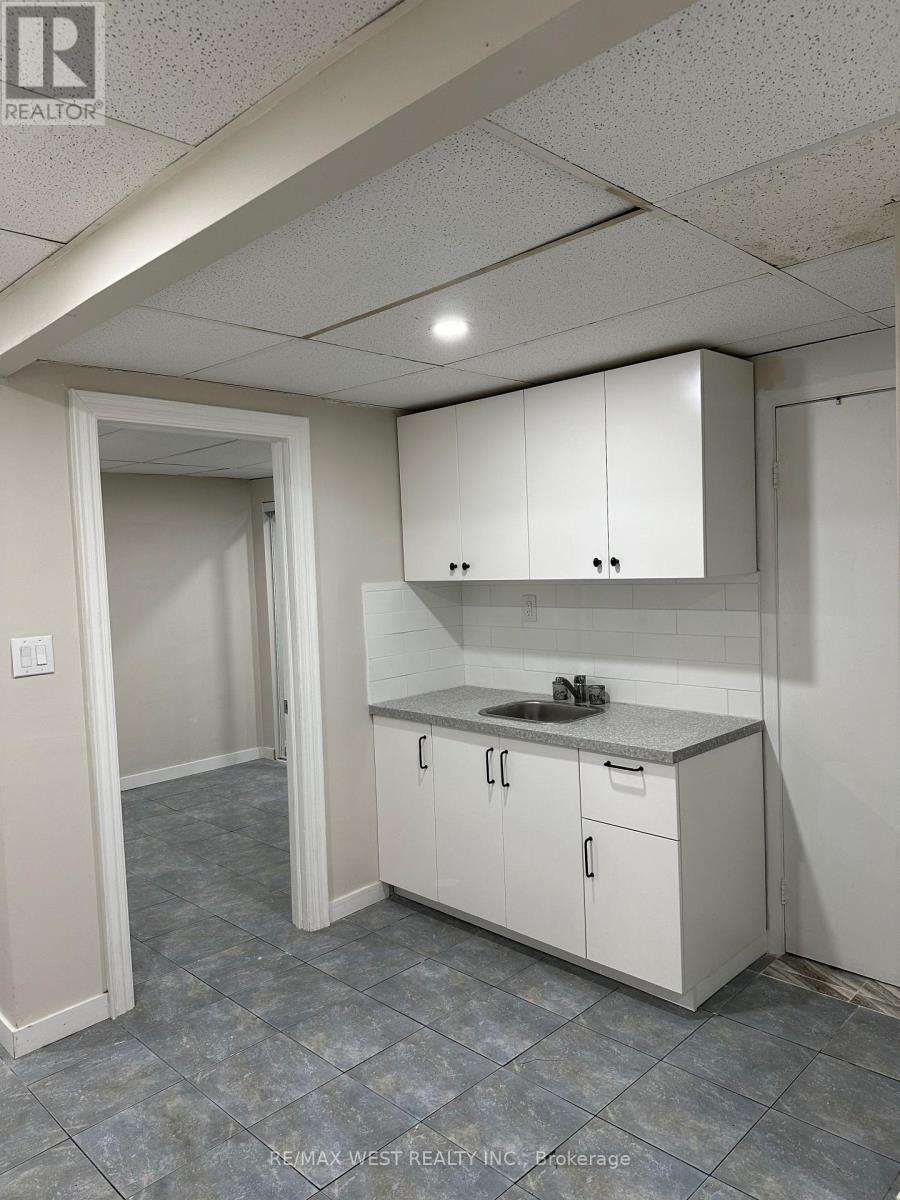 10 - 425 Jane Street, Toronto, Ontario  M6S 3Z7 - Photo 10 - W12449956