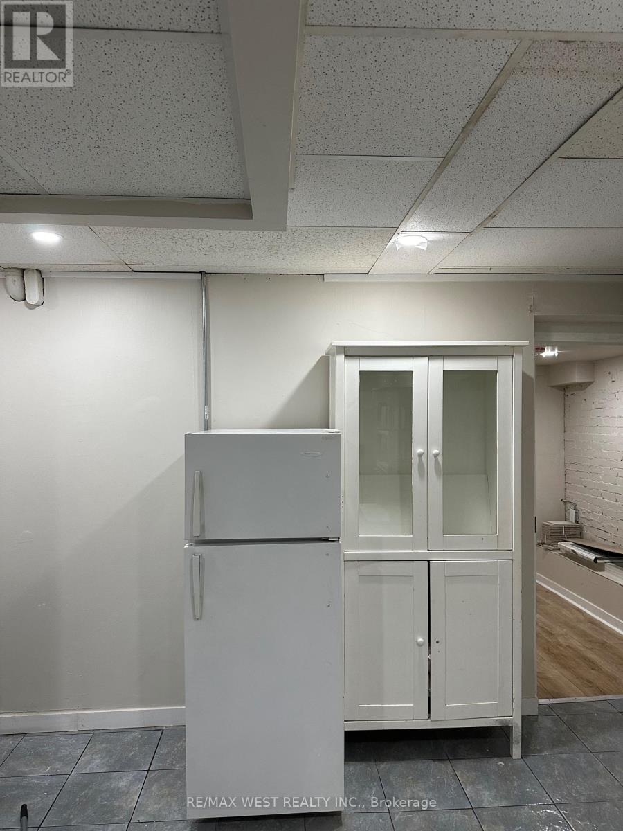 10 - 425 Jane Street, Toronto, Ontario  M6S 3Z7 - Photo 7 - W12449956