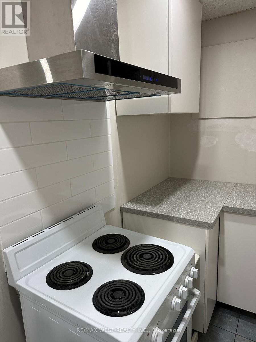 10 - 425 Jane Street, Toronto, Ontario  M6S 3Z7 - Photo 9 - W12449956
