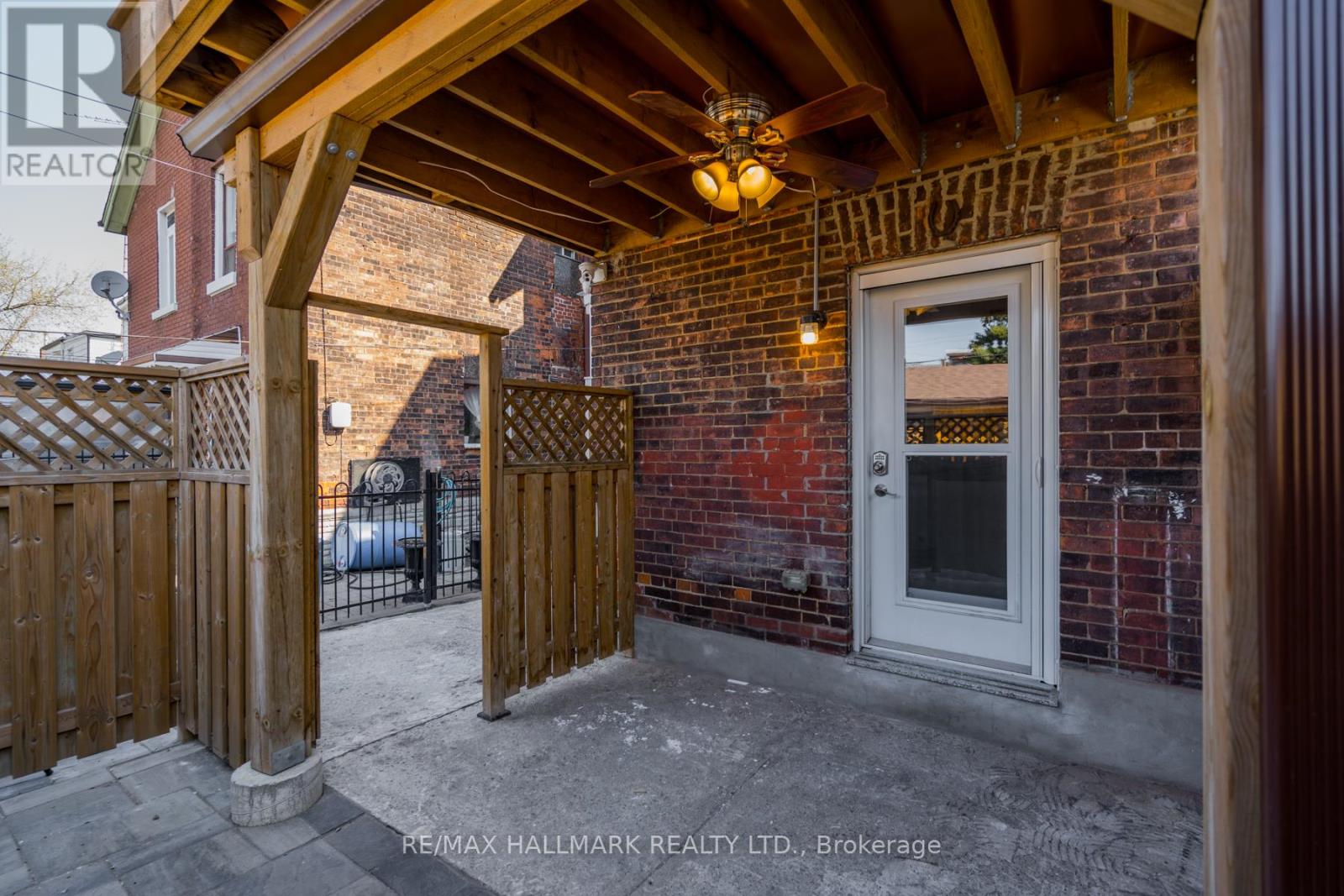 Main - 180 Lansdowne Avenue, Toronto, Ontario  M6K 2V9 - Photo 2 - W12449999